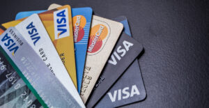 Cartão Bankintercard Gold versus Cartão Cetelem: qual é a melhor opção?