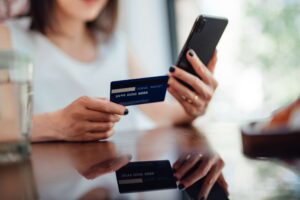 Cartão Montepio World versus Cartão Caixa ITIC: qual é a melhor opção?