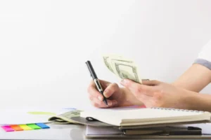 Impostos em Portugal: Manual indispensável para Residentes e Não Residentes