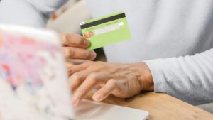 Cartões Digitais com Verificação Biométrica