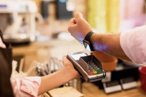 Como utilizar o Apple Watch para pagamentos em Portugal?