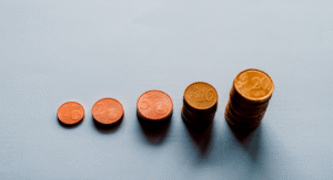 Custos fixos em alta? Veja como equilibrar o orçamento familiar em Portugal