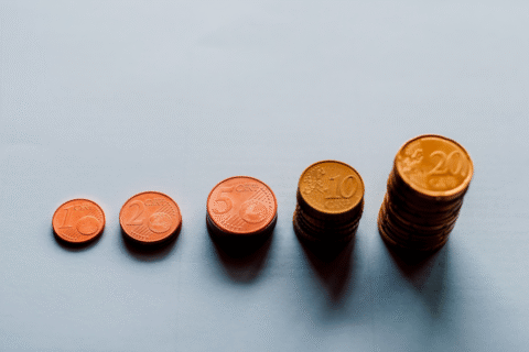 Custos fixos em alta? Veja como equilibrar o orçamento familiar em Portugal