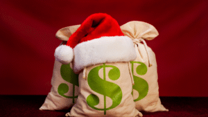 Amortizar dívidas ou investir? O guia prático para usar seu subsídio de Natal