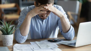 Ressaca financeira de janeiro: plano de ação para equilibrar as contas após o Natal e Ano Novo