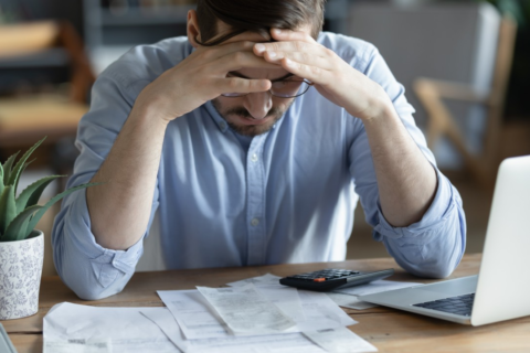 Ressaca financeira de janeiro: plano de ação para equilibrar as contas após o Natal e Ano Novo